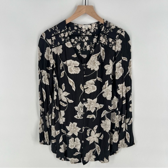 Floral Black and White Women's Top - Picture 1 of 13